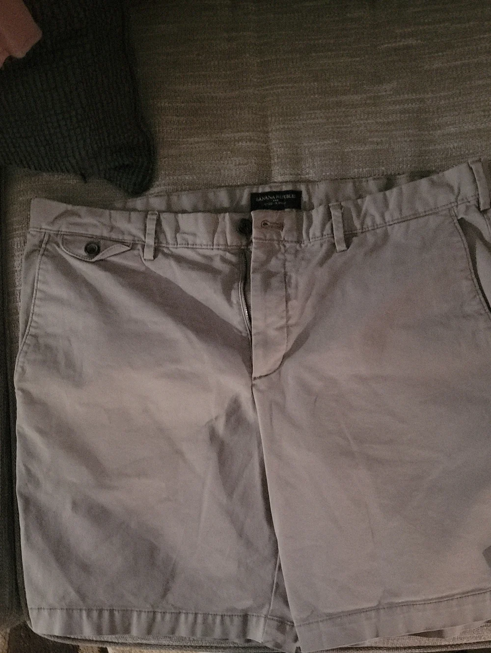 Banana Republic Men’s Light Gray Chino Shorts